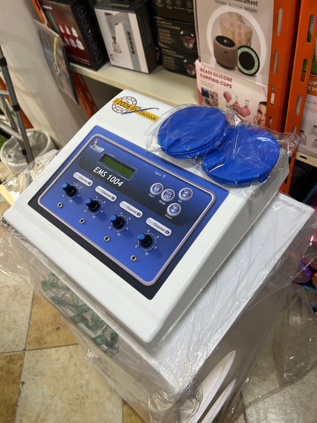 EMS-1004 Professional System for Rehabilitation and Muscle Strengthening.